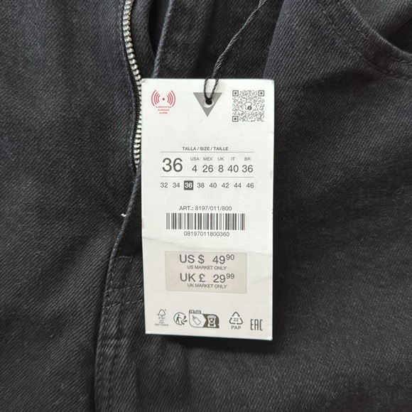 Zara Curved Leg Jeans 4 - Picture 3 of 3